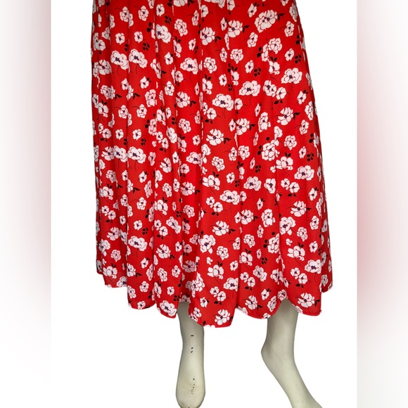 KARL LAGERFELD PARIS Red & White Floral Accordion Pleated Front Maxi Skirt, 12 - Picture 7 of 13